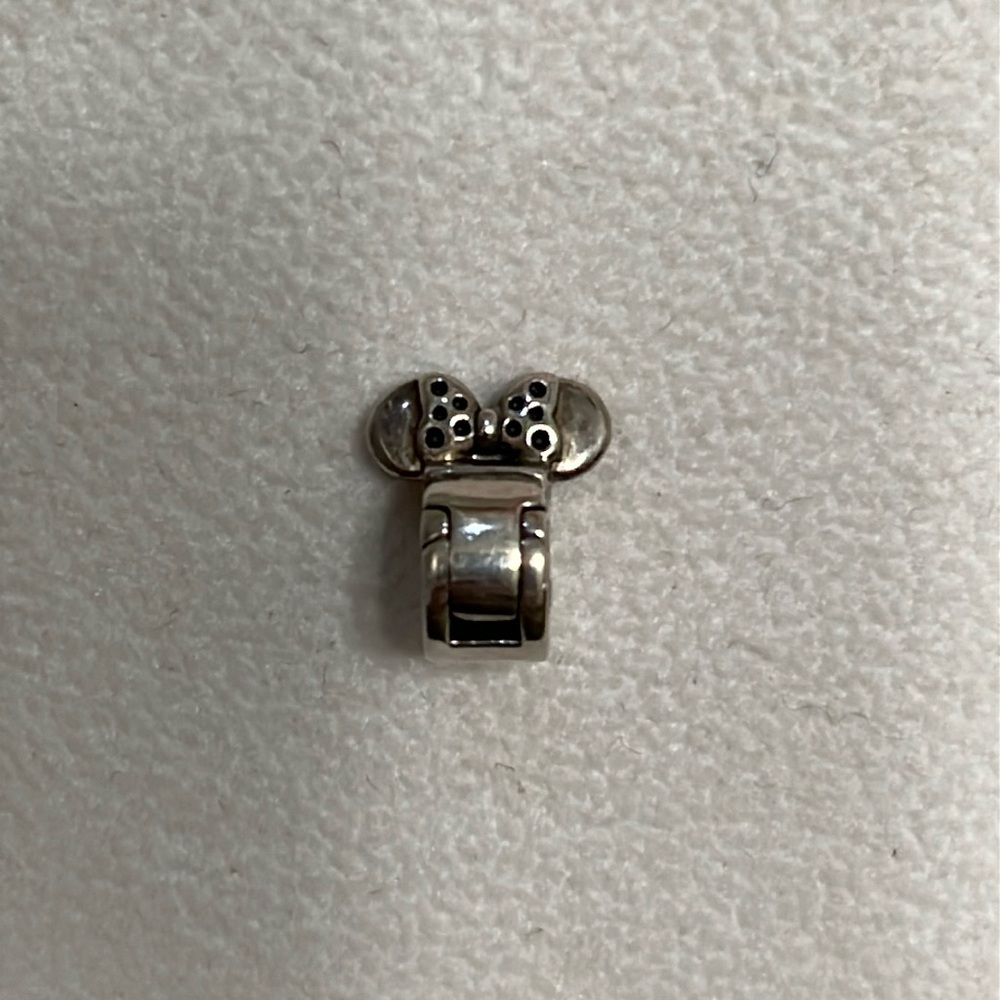 Disney Chamilia Minnie Mouse clip lock